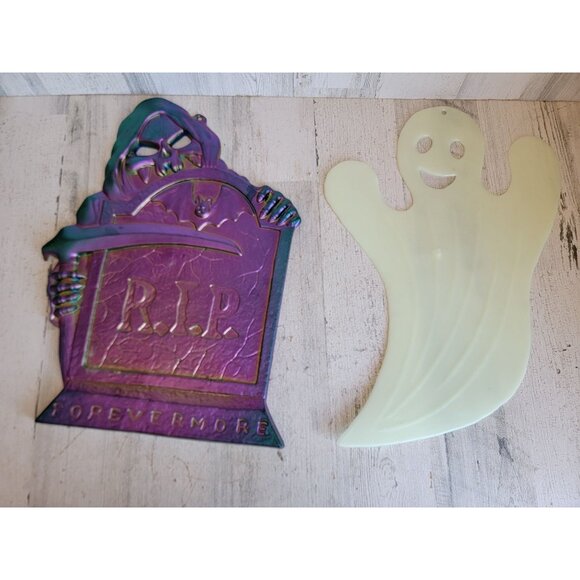 Vintage hanging ghost glow dark iridescent tombstone sign Halloween - Picture 1 of 8